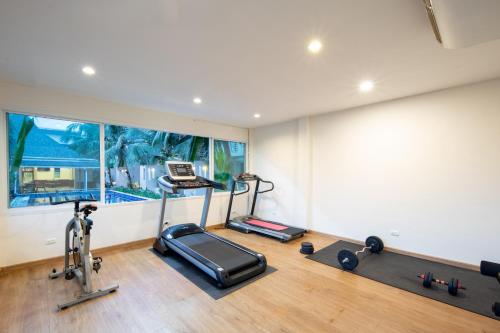 Fitness centrum a/nebo fitness zařízení v ubytování Impress Resort