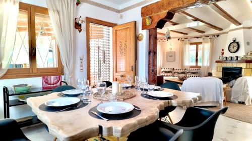 Villa de charme avec piscine privée face à la mer