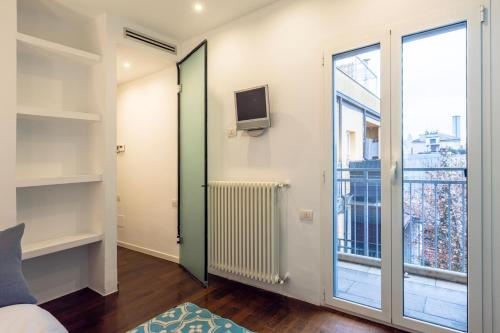 Modern Loft with Private Rooftop near Milano Centrale