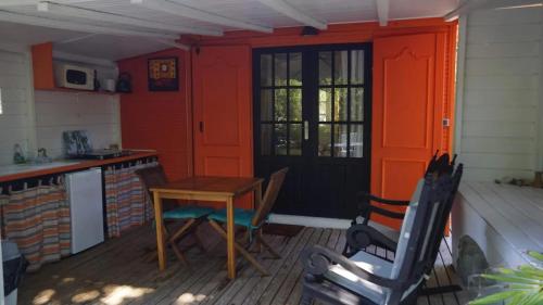 Bungalow accueillant avec jacuzzi à Grand Bourg 25 m²