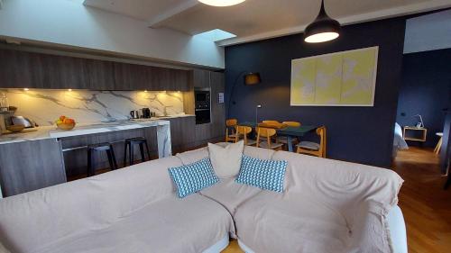 Appartement spacieux 3 chambres avec terrasse - Chartrons