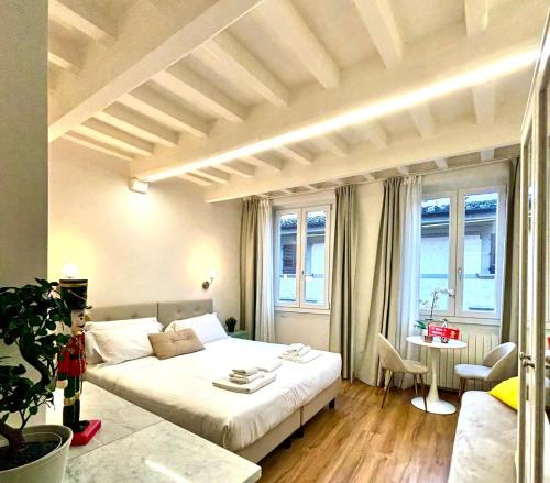 Charming & Spacious Florence Apartment