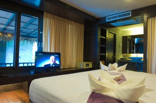 TV a/nebo společenská místnost v ubytování Sea Garden Resort Haad Chao Phao