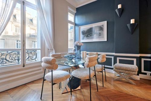 Spacious flat - Champs Elysées