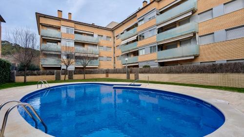 EVH127 Bajo con terraza y piscina comunitaria