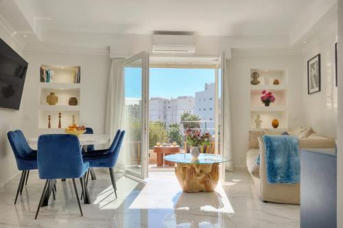 Seabatical Apartment by the beach, 2Bed and 2Baths