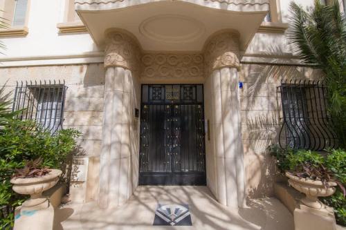 SEA PEARL Luxury apartament by the Croisette and the beach