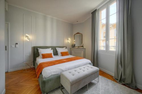 Grace - Luxurious 4beds-4baths next to Palais