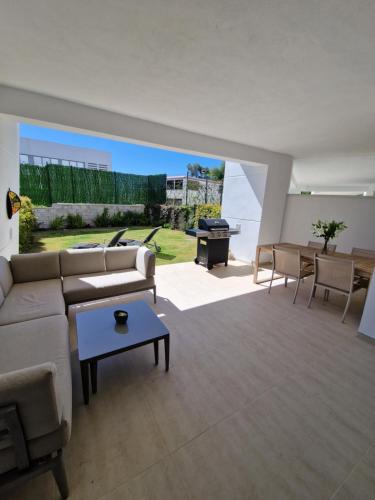 Apartment Infinity Vanian Gardens