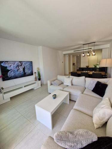 Apartment Infinity Vanian Gardens
