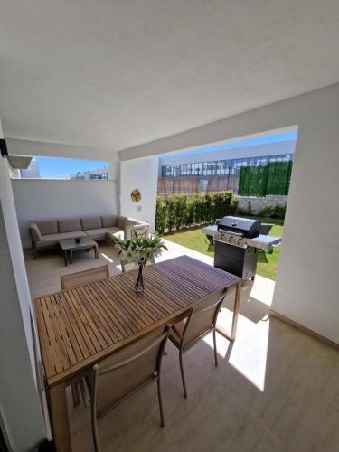 Apartment Infinity Vanian Gardens
