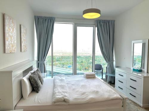 1 Residence 1BHK near Metro by Petals Holiday Homes