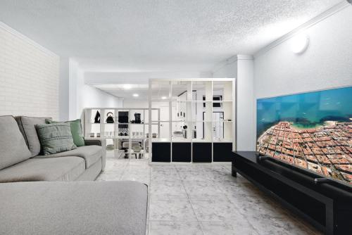 Modern Coastal Apartment Newly Renovated WiFi A.C