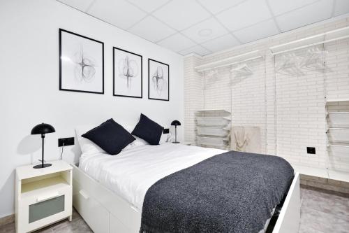 Modern Coastal Apartment Newly Renovated WiFi A.C