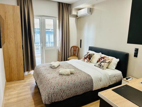 Brown balcony suite no 2 Piraeus Port