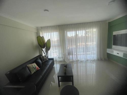 2 Bdrm, 1 Bath, Wifi, Near River and Beach, 4R
