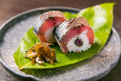 旅館の敷地内または近くでの食事または食べ物