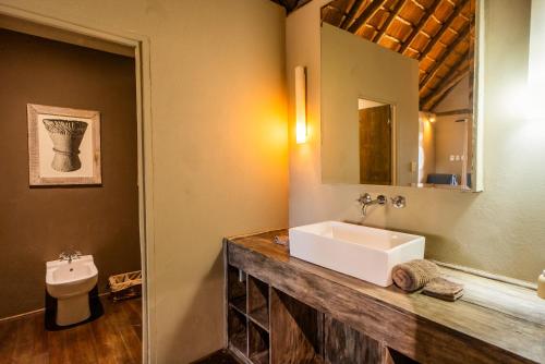 ห้องน้ำของ Shakawe River Lodge