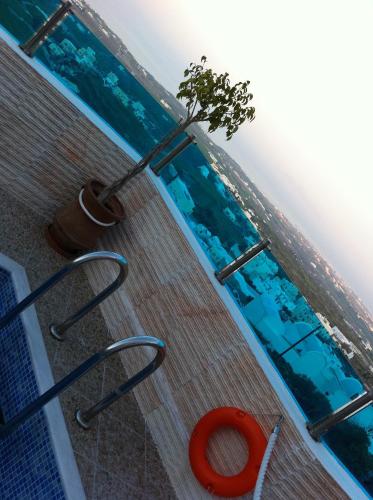 Nectarios Villa - Studios & Suites Adults Onlyの敷地内または近くにあるプール