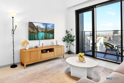 Sleek 1BR w Canal Views Next to Dubai Mall