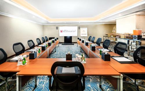 Millennium Al Aqeeq Hotel
