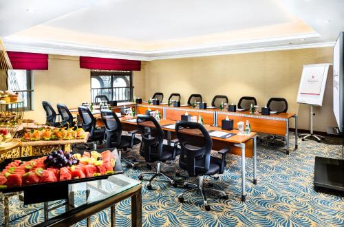Millennium Al Aqeeq Hotel