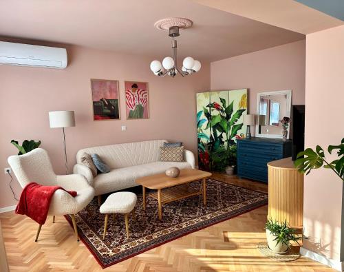 Vera Central Apartment with Free Parking