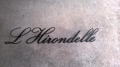 a sign that readsyp airborne written on the ground at Gite de L'Hirondelle in Mareuil-en-Brie