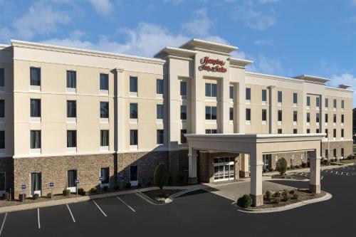 a rendering of the front of a hotel at Hampton Inn and Suites Fayetteville, NC in Fayetteville