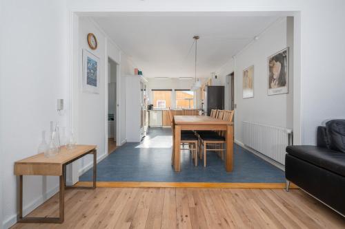 Dapur atau dapur kecil di Michelle's Red House