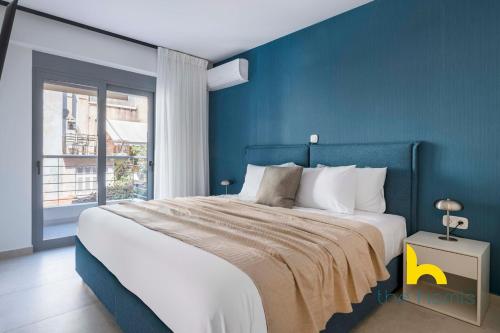 B1 Bright 2BR Haven w Balcony, Kingbed & Parking!