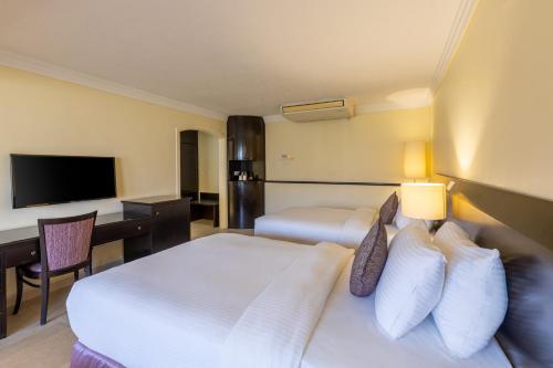 Petra Guest House Hotel — Bedroom