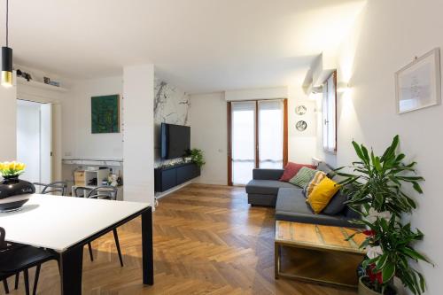 Casa Rosenfeld - Milan M3 PRADA