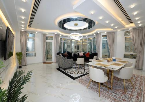 Luxury 3 Bed flat in Marina crown
