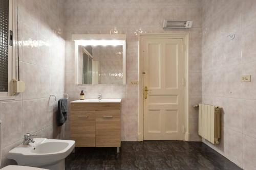 Amplio Apartamento en Casco Viejo - Corazón de Bilbao