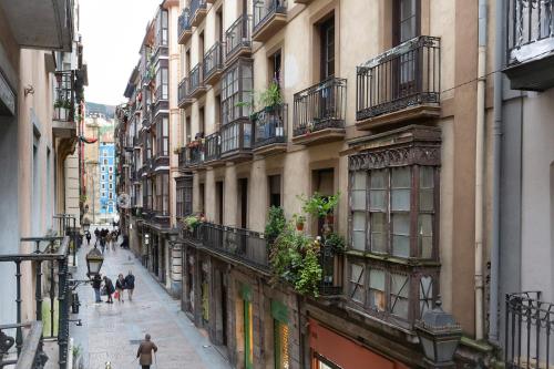 Amplio Apartamento en Casco Viejo - Corazón de Bilbao