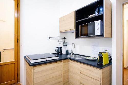 Elegantis Trastevere Comfortable Apartment in the Heart of Historic City
