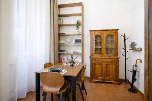 Elegantis Trastevere Comfortable Apartment in the Heart of Historic City
