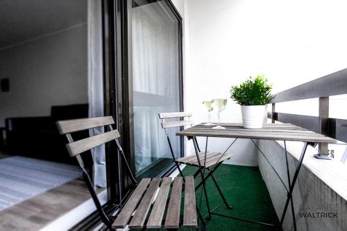 2Bedroom Flat - Families, remote work, downtown - Private Garage