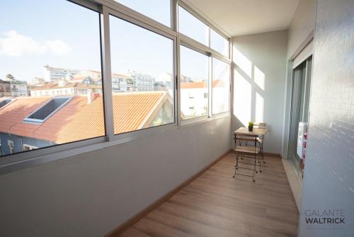 Quiet 3BR Flat - City Center - Warm and Bright - Remote Work