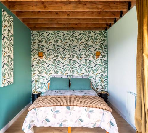 Llit o llits en una habitació de Le perchoir