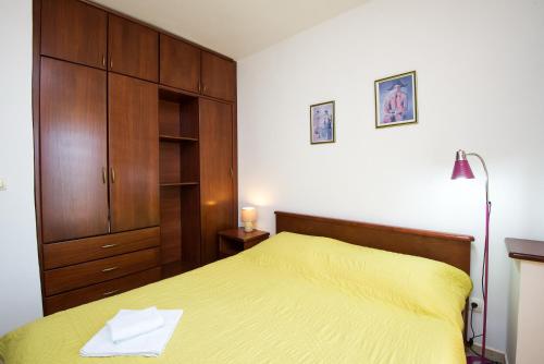 Una habitación en Apartments Obala Dragovic