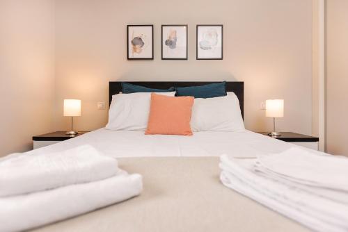 Foto Premium Avenue Two Bedrooms Apt 2