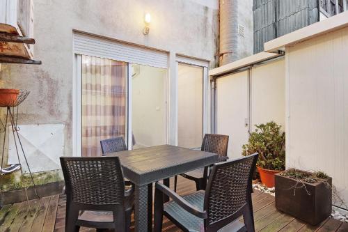 Lighthouse Apartment With Terrace