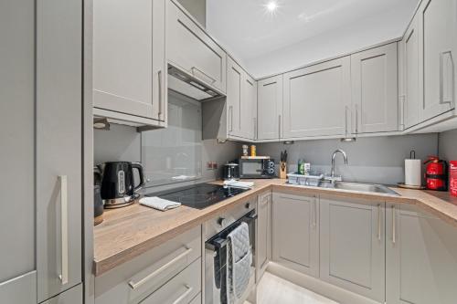 Upper Grove 2 Bedroom Apartment - Edinburgh photo 33