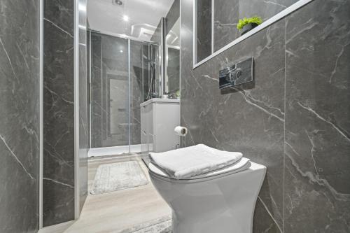 Upper Grove 2 Bedroom Apartment - Edinburgh photo 31