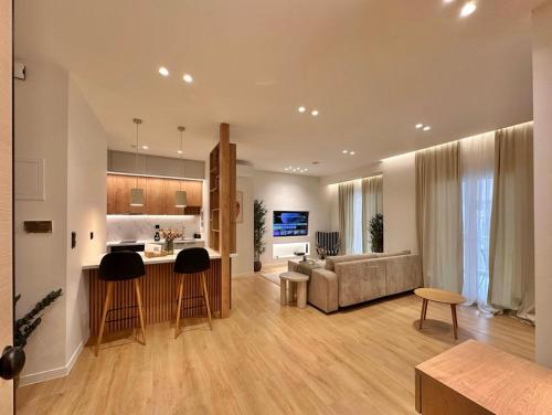 Ako235 - 2BR Metaxourgeio 5th Floor with Jacuzzi