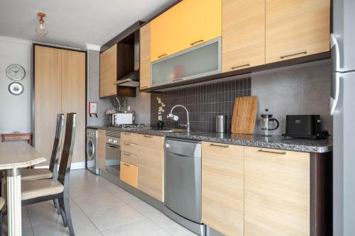 Blue Wave Apartment