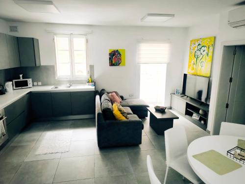 Foto Тhree bedroom house "TEA" -with garage close to the sea -SLIEMA 1