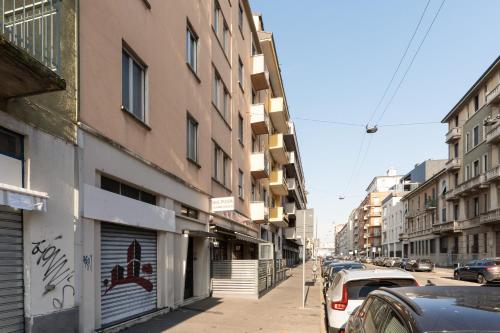 GuestHost - D'Adda Bright Apartments